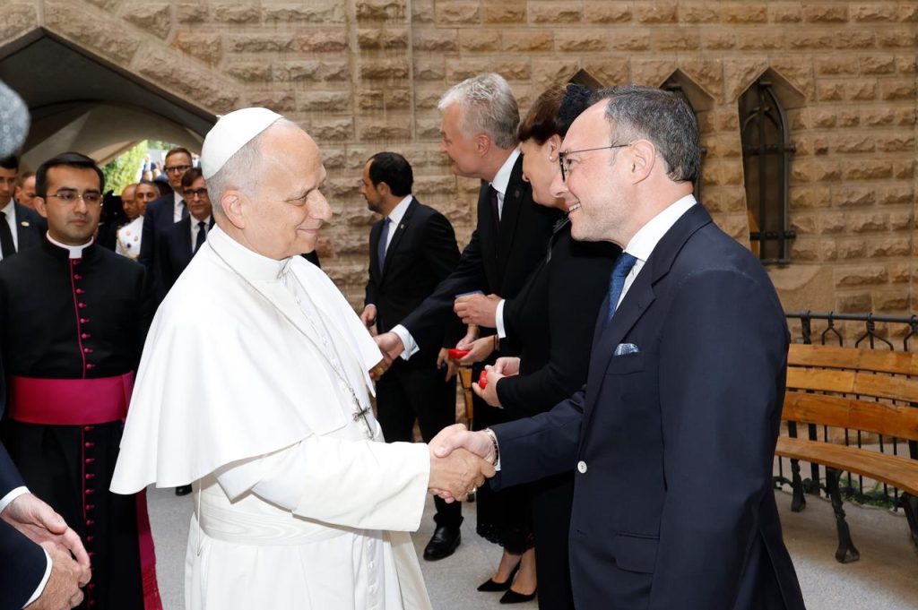 El cap de Govern, Xavier Espot, amb el papa Lleó XIV a Barcelona. Foto: Casa Real
