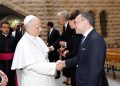 El cap de Govern, Xavier Espot, amb el papa Lleó XIV a Barcelona. Foto: Casa Real