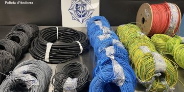 El cable que la policia va trobar en possessió dels homes. Foto: Policia d'Andorra
