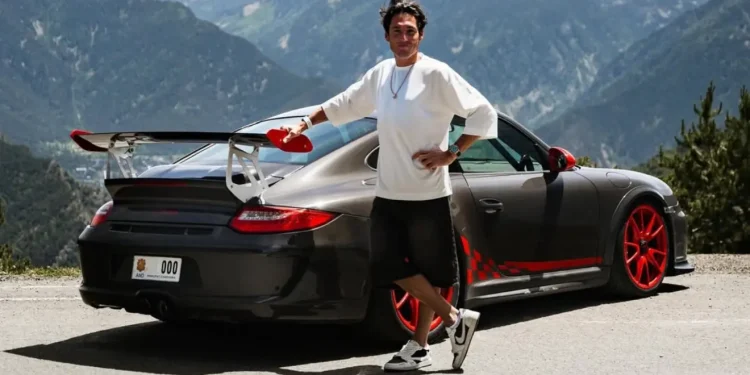 Espargaró amb el seu nou Porsche de matrícula andorrana / Marca