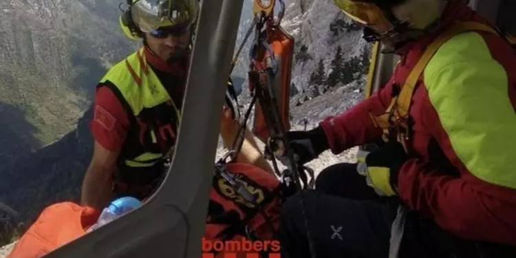 Rescat dels bombers amb helicòpter / Bombers Generalitat