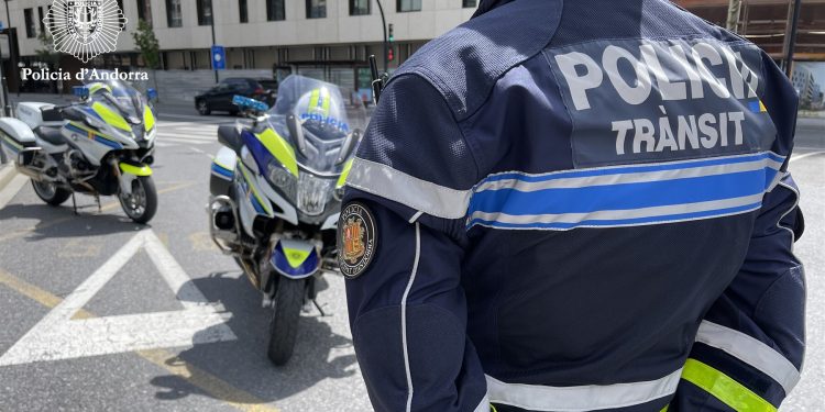 Un agent de trànsit de la policia. Foto: Policia d'Andorra