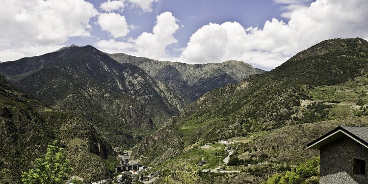Un home és trobat mort prop de camps de tabac d’Andorra i s’investiguen les causes