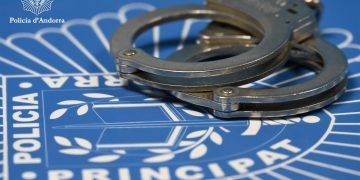 La policia va arrestar el sospitós / Policia