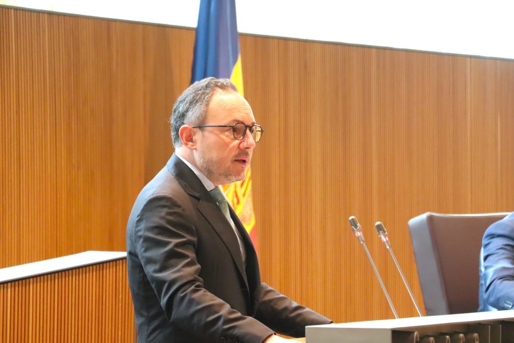 Xavier Espot durant el debat d'orientació / Demòcrates