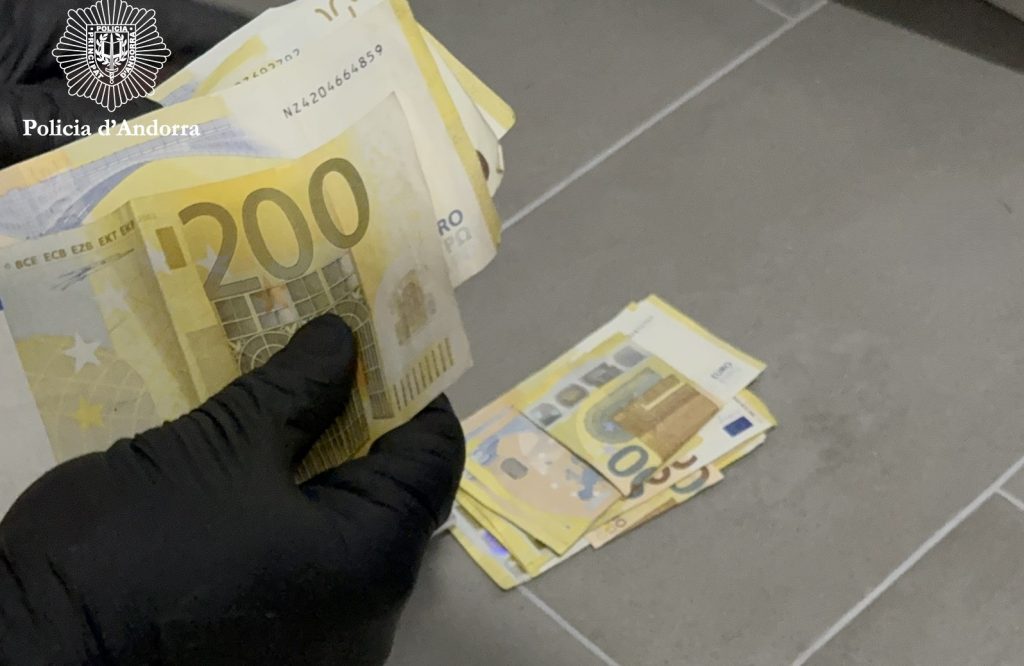 Part dels diners interceptats. Foto: Policia d'Andorra