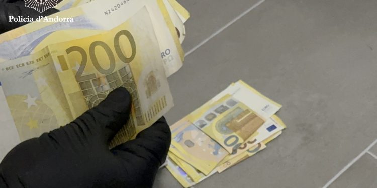 Part dels diners interceptats. Foto: Policia d'Andorra