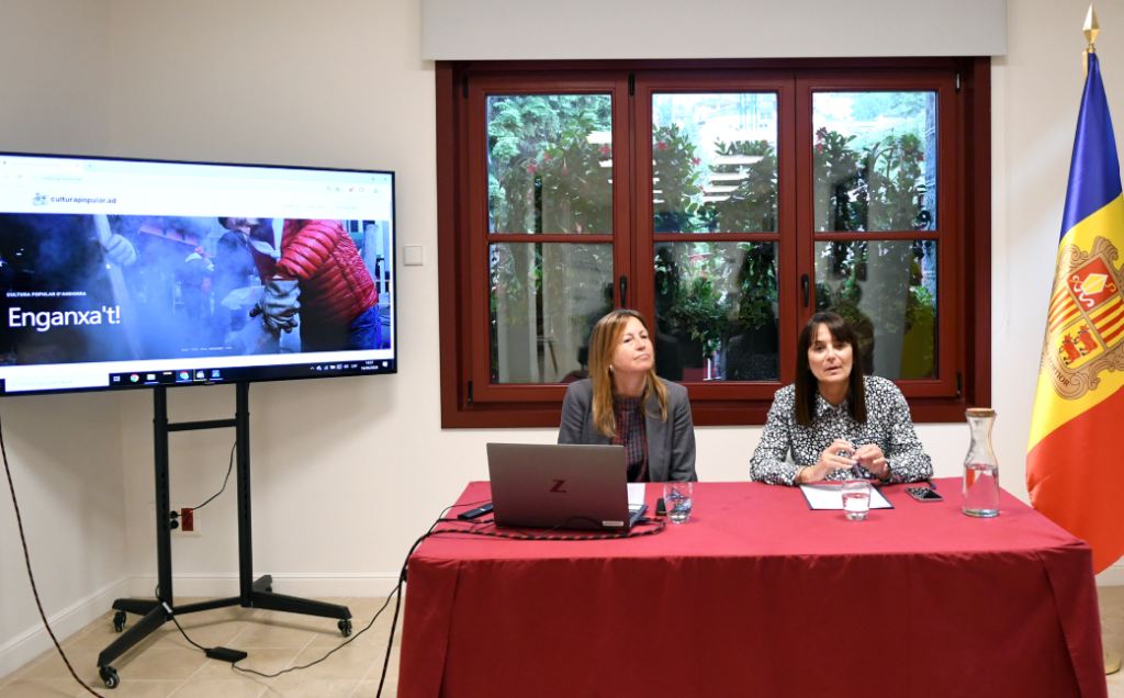 La ministra de Cultura, Joventut i Esports, Mònica Bonell, i la directora del Departament de Patrimoni Cultural, Isabel de la Parte.