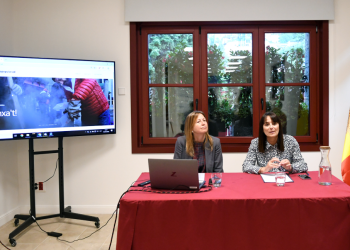La ministra de Cultura, Joventut i Esports, Mònica Bonell, i la directora del Departament de Patrimoni Cultural, Isabel de la Parte.