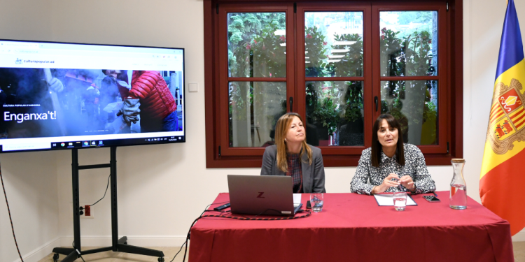 La ministra de Cultura, Joventut i Esports, Mònica Bonell, i la directora del Departament de Patrimoni Cultural, Isabel de la Parte.