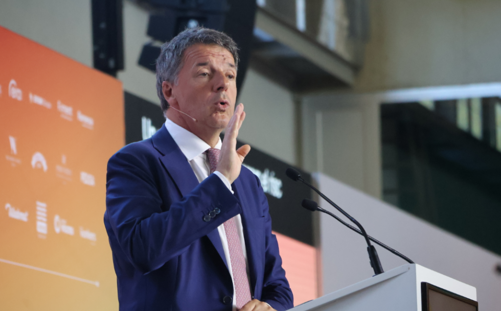 El senador i ex primer ministre d'Itàlia, Matteo Renzi, durant el seu discurs.