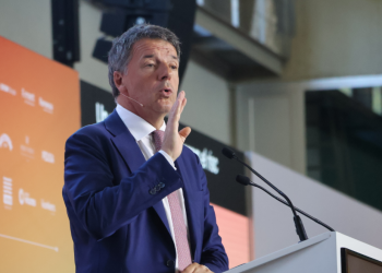 El senador i ex primer ministre d'Itàlia, Matteo Renzi, durant el seu discurs.
