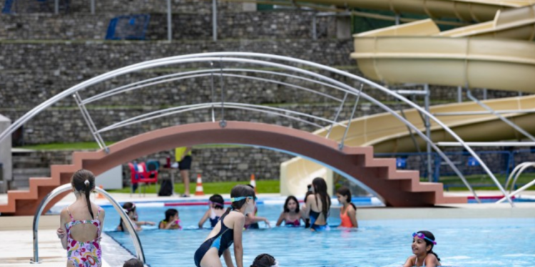 La piscina exterior dels Serradells.