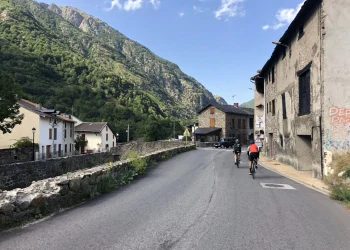 La zona de desenvolupament econòmic és a Mérens les Vals / Koomoto