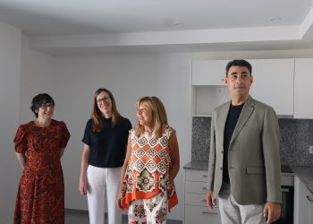 Conxita Marsol, ministra de Presidència, Economia, Treball i Habitatge; Raul Ferré, ministre de Territori i Urbanisme; Marta Alberch, directora de l’Institut Nacional de l’Habitatge. Foto: D. M. (ANA)