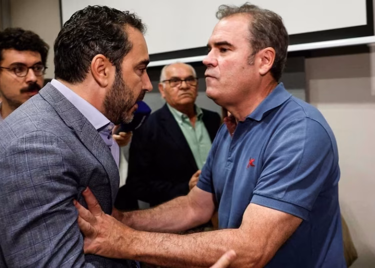 Dolset (dreta) en un enfrontament amb Víctor de Aldama / C. Moya