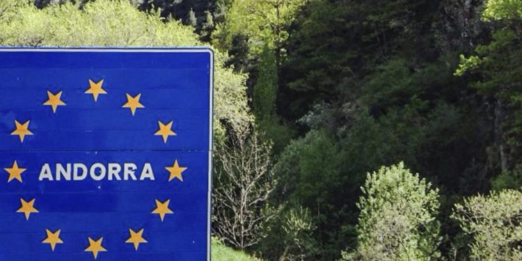 Cartell d'entrada a Andorra / Illa