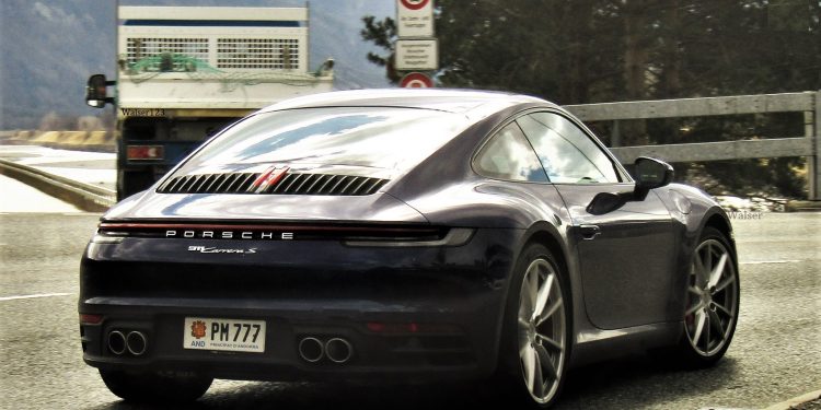 Porsche amb matrícula andorrana personalitzada / Wikimedia