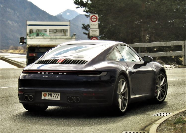 Porsche amb matrícula andorrana personalitzada / Wikimedia