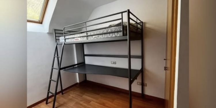 Habitació oferta per a lloguer / Facebook