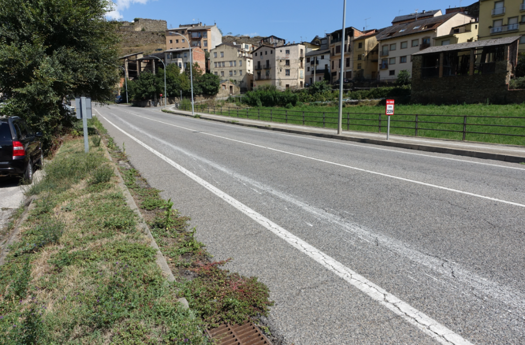 Tram de la carretera N-260 a Castellciutat on es vol ubicar el pas de vianants. Foto: RàdioSeu