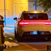 Imatge del vehicle al costat de la brossa compartida a través de les xarxes socials.