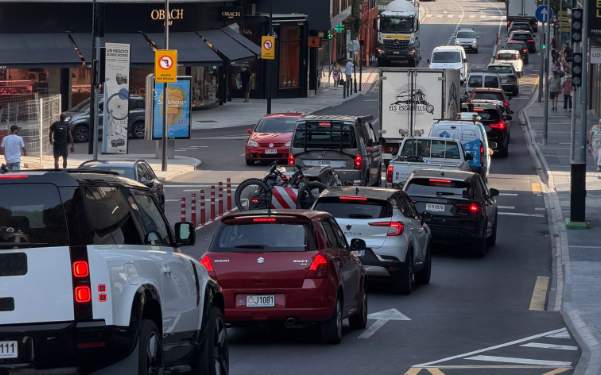 Cues al carrer de la Unió. Foto: Andorra Denúncia