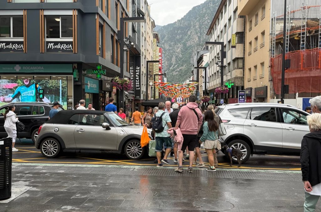 Turistes carrer de la Unió
