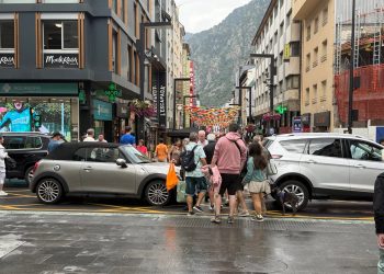 Turistes carrer de la Unió