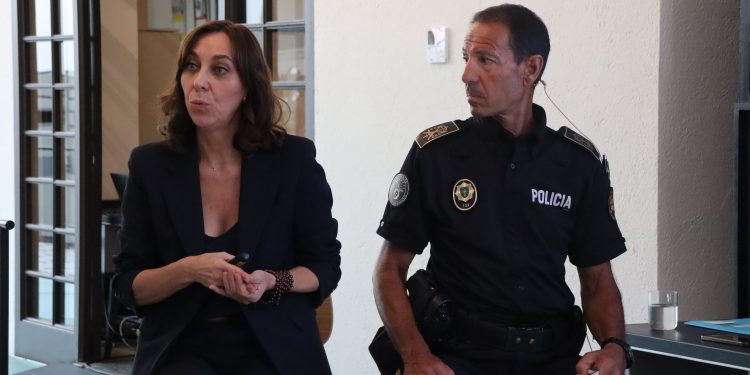 La directora de màrqueting d'Andorra Turisme, Noemí Pedra, durant la roda de prensa. Foto: ANA