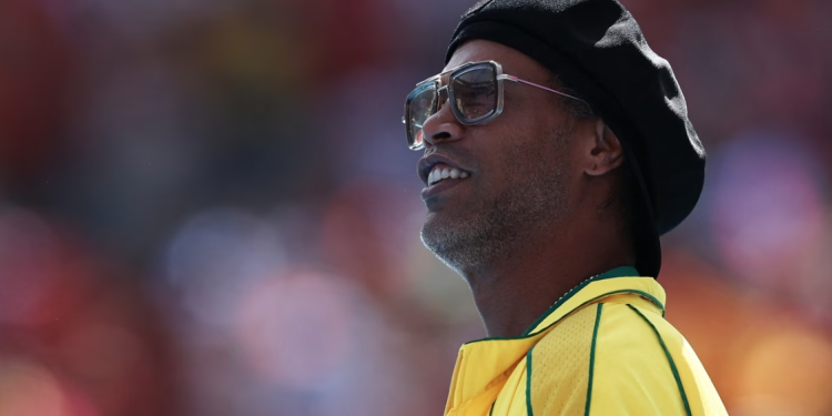 Ronaldinho estaria disposat a fer-se càrrec de l’AS Monaco. Foto: AFP/BUDA MENDES