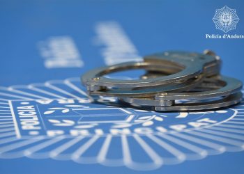 L'home va ser detingut. / Policia