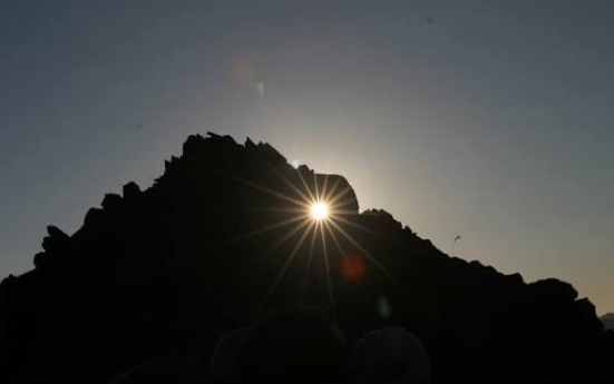 El sol a través del forat d'Arcalís.
