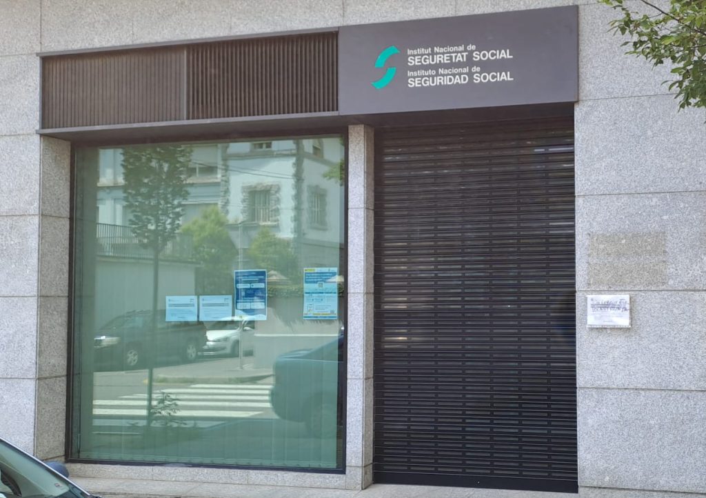 Oficina de la Seguretat Social de la Seu tancada.