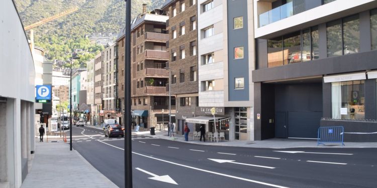 manca de papereres al carrer de la Unió