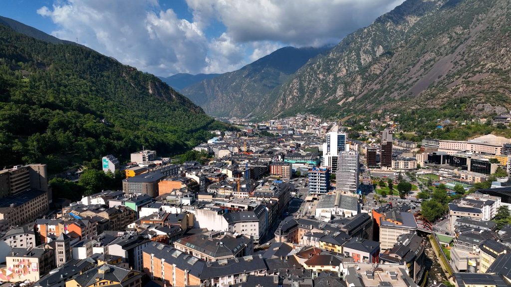 Vista d'Andorra / Commons