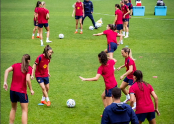 Entrenament portes obertes del FC Barcelona Femení
