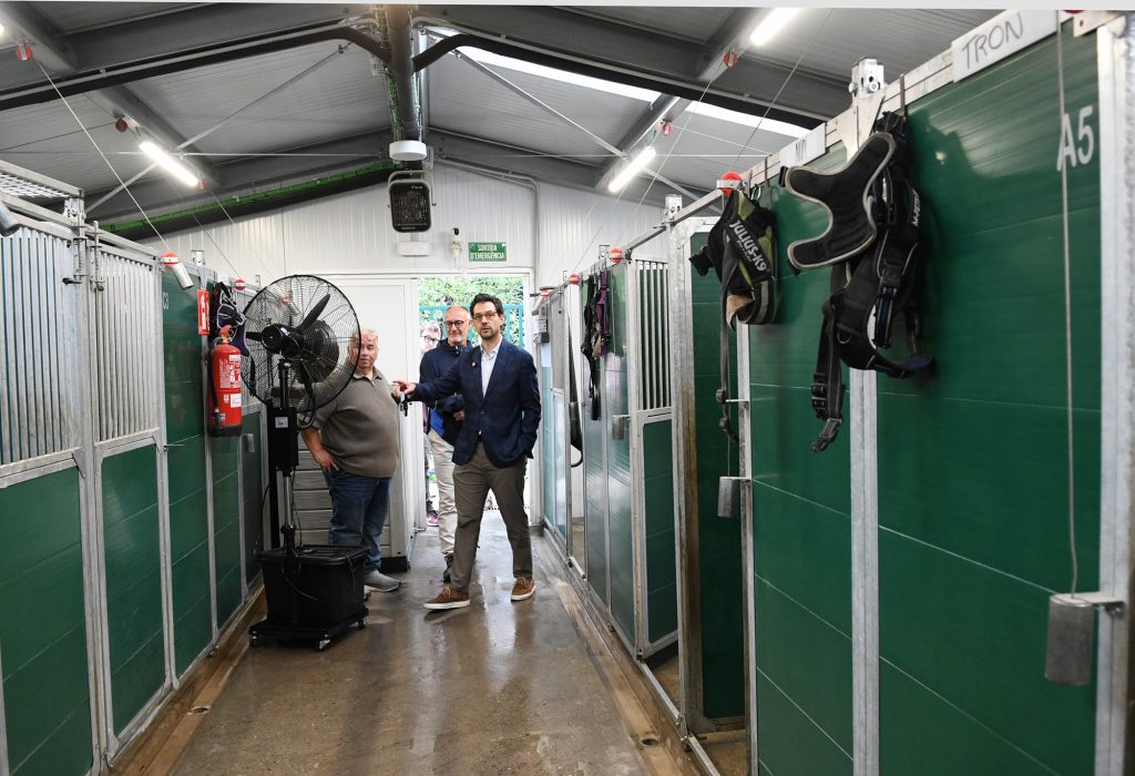 Visita de les autoritats de la gossera i la gatera. Foto:SFGA/JAViladot