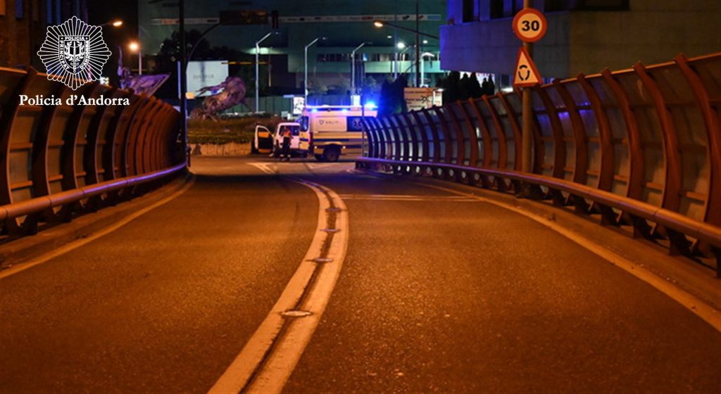 Els serveis sanitaris a la zona de l'accident. Foto: Policia d'Andorra