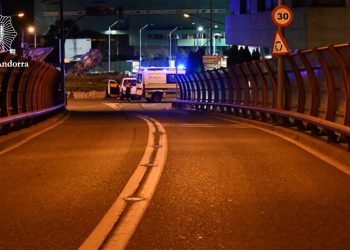 Els serveis sanitaris a la zona de l'accident. Foto: Policia d'Andorra