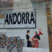 Aparador d'Andorra on apareixen braus i elements de la cultura flamenca.