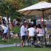 L'afluència de públic als voltants dels jardins del Prat del Roure.