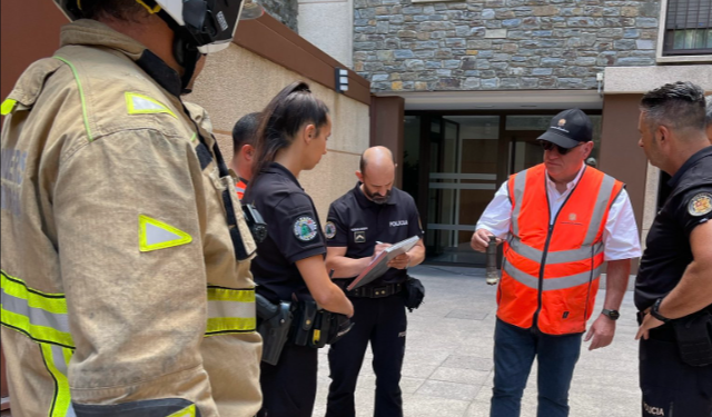 Intervenció de les autoritats a la zona de l'incident.
