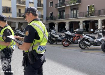 Agents de la Policia durant un control. Foto: Policia d'Andorra