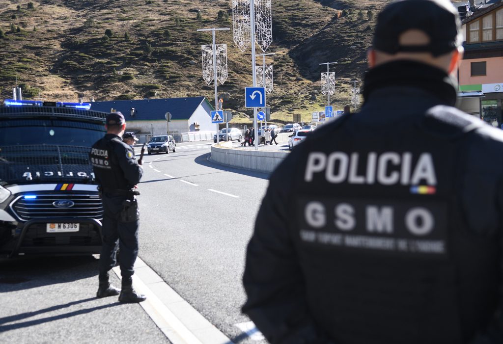 Control policial al Pas / Policia