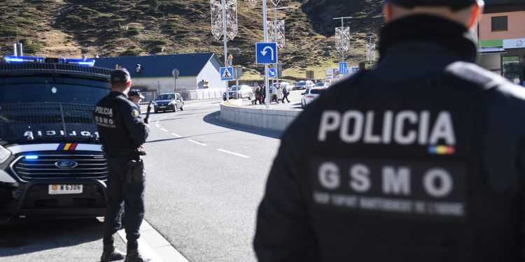 Control policial al Pas / Policia