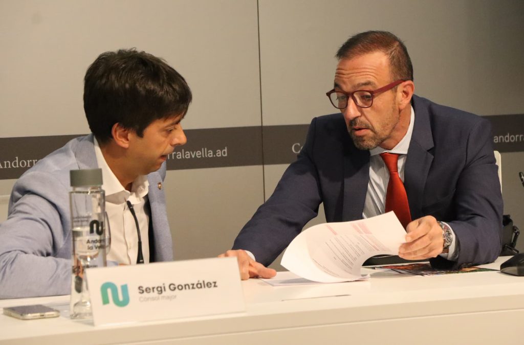 El ministre Jordi Torres i el cònsol major Sergi González