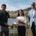 El ministre de Medi Ambient, Agricultura i Ramaderia, Guillem Casal, la cònsol major d'Encamp, Laura Mas, i el cònsol menor de la parròquia, Xavier Fernández durant l'acte per impulsar la declaració del Circ dels Pessons com a parc natural.