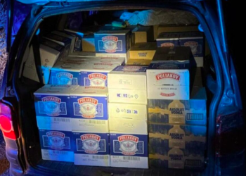 Vehicle amb alcohol comissat per duaners francesos / Actu