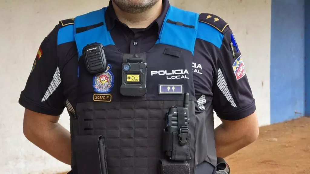 Càmera al pit d'un policia local espanyol / Nueva España